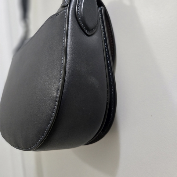 Elegant Navy Blue Leather Saddle Bag - Picture 5 of 8